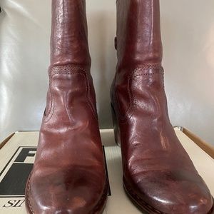 Frye Lucinda Short Boots 9M